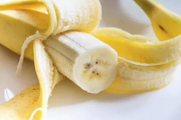 10 tipp a banánhéj hasznosítására EZT BIZTOS NEM IS GONDOLTAD VOLNA! Tisztít, táplál, trükközik