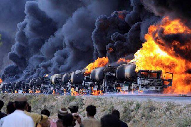 500 olajjal töltött tartályautót likvidált Putyin, az ISIS-nél.