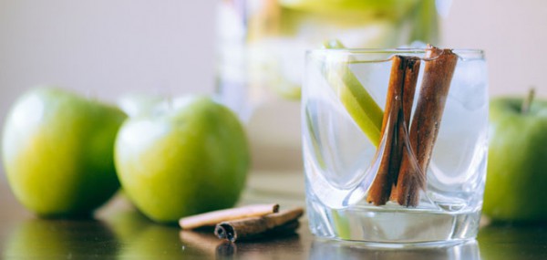 detox-apple-cinnamon-water-boost-your-metabolism-naturally1-600x285